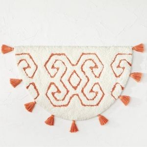 Opalhouse x jungalow tassel trim organize and white bathtub, NWT